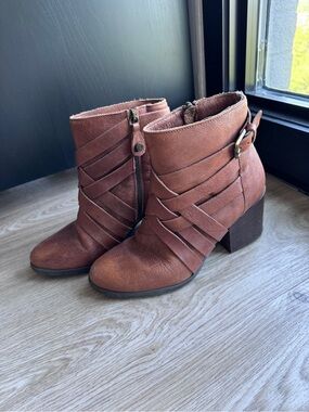 Women’s Brown Strappy Ankle Boots - Stylish Block Heel